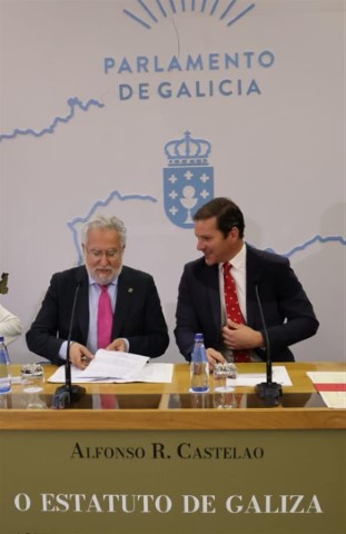 O Parlamento acolle a presentación do libro “O Estatuto de Galiza. Antecedentes e comentarios”
